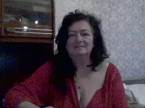 Snapshot of GypsiQueen2 chatting on 02/14/25, 01:18 GypsiQueen2 online show from 02/14/25, 01:18