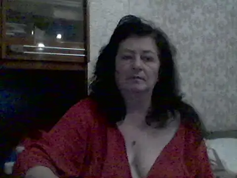 Snapshot of GypsiQueen2 chatting on 02/14/25, 07:02 GypsiQueen2 online show from 02/14/25, 07:02
