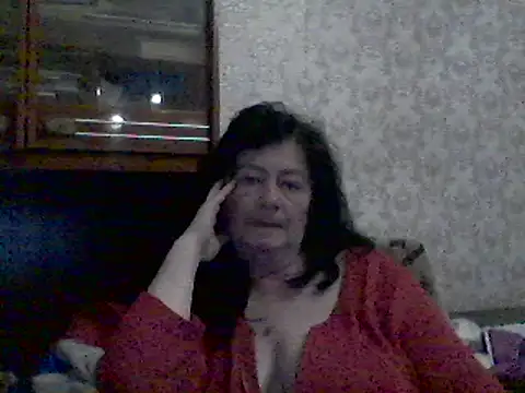 Snapshot of GypsiQueen2 chatting on 02/14/25, 10:14 GypsiQueen2 online show from 02/14/25, 10:14