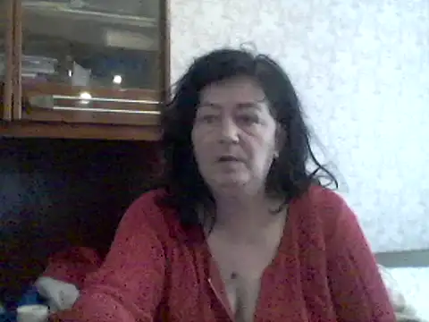 Snapshot of GypsiQueen2 chatting on 02/15/25, 08:44 GypsiQueen2 online show from 02/15/25, 08:44