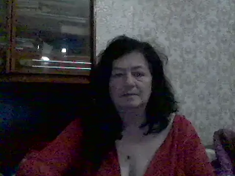 Snapshot of GypsiQueen2 chatting on 02/15/25, 04:23 GypsiQueen2 online show from 02/15/25, 04:23