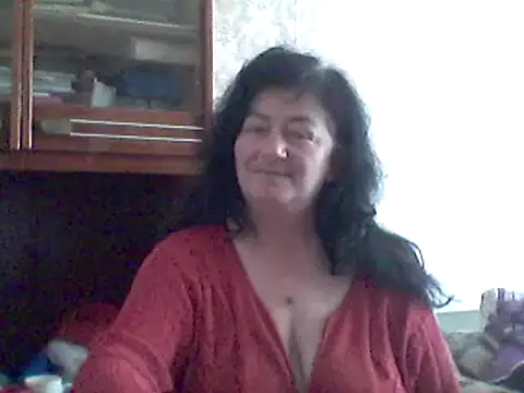 Snapshot of GypsiQueen2 chatting on 02/16/25, 12:54 GypsiQueen2 online show from 02/16/25, 12:54