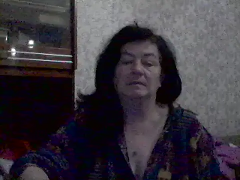 Snapshot of GypsiQueen2 chatting on 02/17/25, 04:48 GypsiQueen2 online show from 02/17/25, 04:48