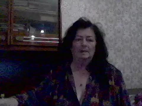 Snapshot of GypsiQueen2 chatting on 02/18/25, 05:21 GypsiQueen2 online show from 02/18/25, 05:21