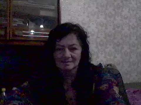Snapshot of GypsiQueen2 chatting on 02/18/25, 08:25 GypsiQueen2 online show from 02/18/25, 08:25