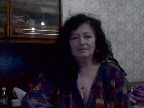 Snapshot of GypsiQueen2 chatting on 02/19/25, 04:55 GypsiQueen2 online show from 02/19/25, 04:55