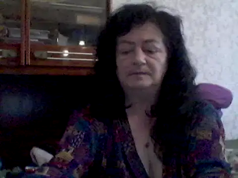 Snapshot of GypsiQueen2 chatting on 02/20/25, 10:27 GypsiQueen2 online show from 02/20/25, 10:27