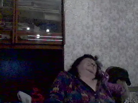 Snapshot of GypsiQueen2 chatting on 02/21/25, 03:01 GypsiQueen2 online show from 02/21/25, 03:01