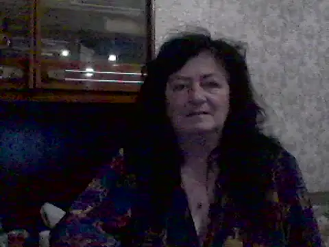 Snapshot of GypsiQueen2 chatting on 02/21/25, 03:54 GypsiQueen2 online show from 02/21/25, 03:54
