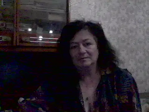 Snapshot of GypsiQueen2 chatting on 02/21/25, 06:59 GypsiQueen2 online show from 02/21/25, 06:59