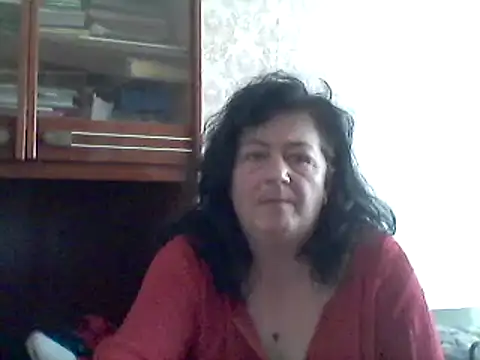 Snapshot of GypsiQueen2 chatting on 02/23/25, 11:33 GypsiQueen2 online show from 02/23/25, 11:33
