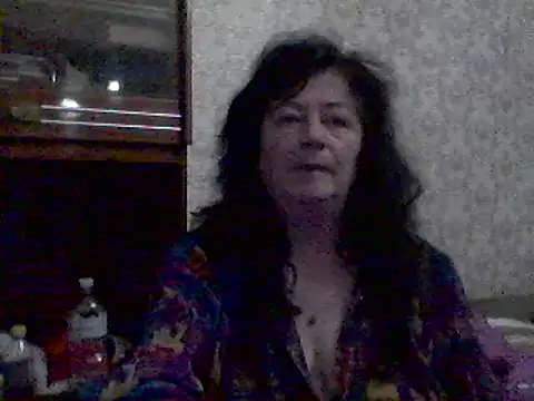 Snapshot of GypsiQueen2 chatting on 02/24/25, 06:26 GypsiQueen2 online show from 02/24/25, 06:26