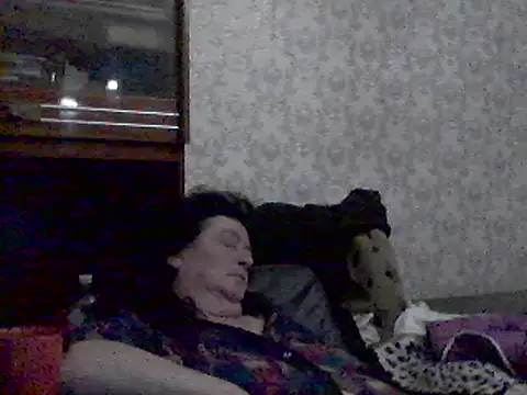 Snapshot of GypsiQueen2 chatting on 02/24/25, 09:31 GypsiQueen2 online show from 02/24/25, 09:31