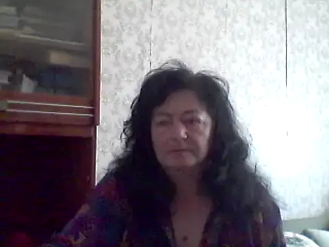 Snapshot of GypsiQueen2 chatting on 02/25/25, 10:37 GypsiQueen2 online show from 02/25/25, 10:37