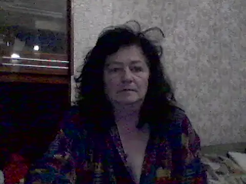 Snapshot of GypsiQueen2 chatting on 02/25/25, 04:42 GypsiQueen2 online show from 02/25/25, 04:42