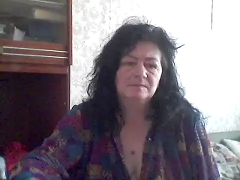 Snapshot of GypsiQueen2 chatting on 02/26/25, 07:20 GypsiQueen2 online show from 02/26/25, 07:20