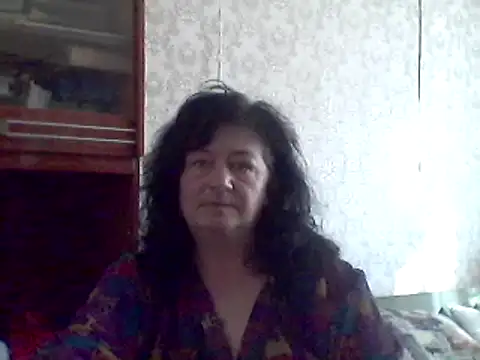 Snapshot of GypsiQueen2 chatting on 02/26/25, 11:41 GypsiQueen2 online show from 02/26/25, 11:41