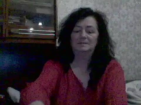 Snapshot of GypsiQueen2 chatting on 03/01/25, 05:16 GypsiQueen2 online show from 03/01/25, 05:16