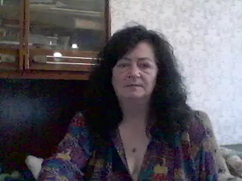 Snapshot of GypsiQueen2 chatting on 03/03/25, 12:48 GypsiQueen2 online show from 03/03/25, 12:48