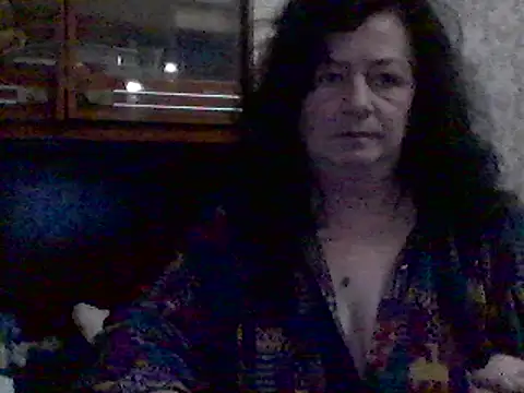 Snapshot of GypsiQueen2 chatting on 03/03/25, 10:10 GypsiQueen2 online show from 03/03/25, 10:10