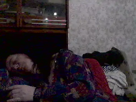 Snapshot of GypsiQueen2 chatting on 03/04/25, 11:32 GypsiQueen2 online show from 03/04/25, 11:32