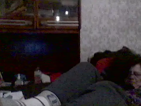 Snapshot of GypsiQueen2 chatting on 03/05/25, 02:36 GypsiQueen2 online show from 03/05/25, 02:36