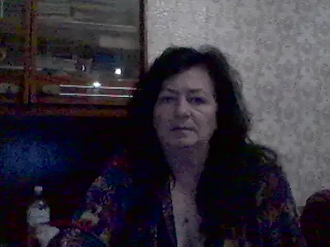 Snapshot of GypsiQueen2 chatting on 03/06/25, 05:00 GypsiQueen2 online show from 03/06/25, 05:00