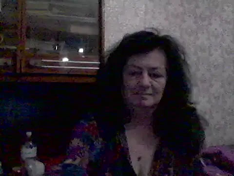 Snapshot of GypsiQueen2 chatting on 03/06/25, 09:20 GypsiQueen2 online show from 03/06/25, 09:20