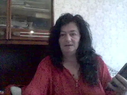 Snapshot of GypsiQueen2 chatting on 03/07/25, 01:51 GypsiQueen2 online show from 03/07/25, 01:51