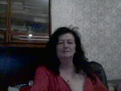 Snapshot of GypsiQueen2 chatting on 03/08/25, 06:37 GypsiQueen2 online show from 03/08/25, 06:37