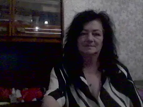 Snapshot of GypsiQueen2 chatting on 03/09/25, 08:31 GypsiQueen2 online show from 03/09/25, 08:31