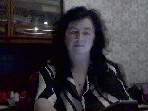 Snapshot of GypsiQueen2 chatting on 03/10/25, 08:56 GypsiQueen2 online show from 03/10/25, 08:56