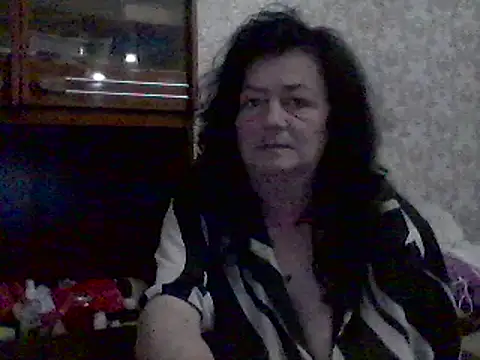 Snapshot of GypsiQueen2 chatting on 03/11/25, 07:58 GypsiQueen2 online show from 03/11/25, 07:58