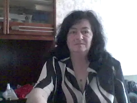 Snapshot of GypsiQueen2 chatting on 03/12/25, 11:20 GypsiQueen2 online show from 03/12/25, 11:20