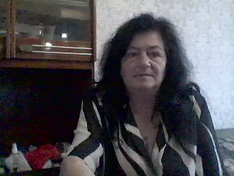Snapshot of GypsiQueen2 chatting on 03/12/25, 02:23 GypsiQueen2 online show from 03/12/25, 02:23