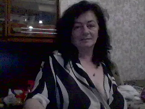 Snapshot of GypsiQueen2 chatting on 03/12/25, 08:31 GypsiQueen2 online show from 03/12/25, 08:31