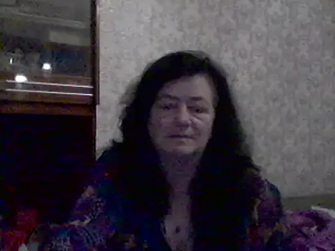 Snapshot of GypsiQueen2 chatting on 03/13/25, 04:45 GypsiQueen2 online show from 03/13/25, 04:45