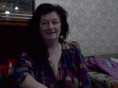 Snapshot of GypsiQueen2 chatting on 03/13/25, 10:54 GypsiQueen2 online show from 03/13/25, 10:54