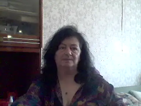 Snapshot of GypsiQueen2 chatting on 03/14/25, 12:29 GypsiQueen2 online show from 03/14/25, 12:29