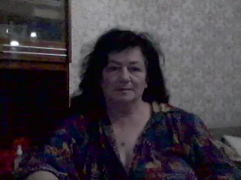 Snapshot of GypsiQueen2 chatting on 03/14/25, 06:39 GypsiQueen2 online show from 03/14/25, 06:39