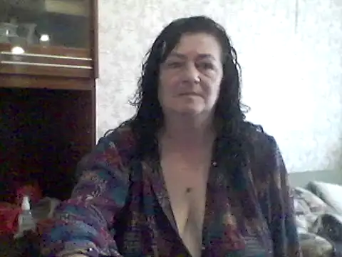 Snapshot of GypsiQueen2 chatting on 03/15/25, 10:57 GypsiQueen2 online show from 03/15/25, 10:57