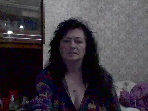 Snapshot of GypsiQueen2 chatting on 03/15/25, 06:10 GypsiQueen2 online show from 03/15/25, 06:10