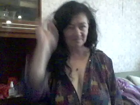 Snapshot of GypsiQueen2 chatting on 03/16/25, 11:05 GypsiQueen2 online show from 03/16/25, 11:05