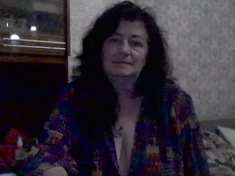 Snapshot of GypsiQueen2 chatting on 03/16/25, 05:17 GypsiQueen2 online show from 03/16/25, 05:17