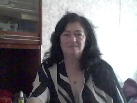 Snapshot of GypsiQueen2 chatting on 03/18/25, 11:19 GypsiQueen2 online show from 03/18/25, 11:19