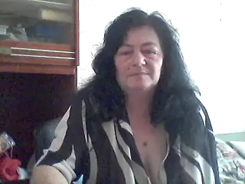 Snapshot of GypsiQueen2 chatting on 03/19/25, 07:07 GypsiQueen2 online show from 03/19/25, 07:07