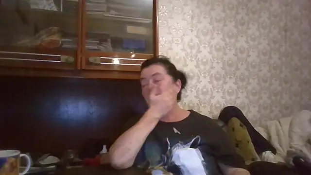 Snapshot of GypsiQueen2 chatting on 09/10/25, 09:59 GypsiQueen2 online show from 09/10/25, 09:59