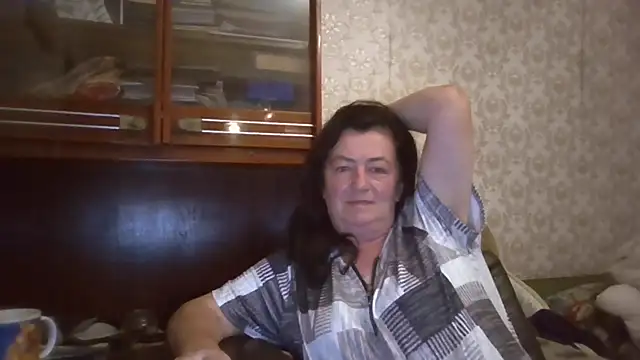 Snapshot of GypsiQueen2 chatting on 09/12/25, 06:52 GypsiQueen2 online show from 09/12/25, 06:52