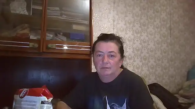 Snapshot of GypsiQueen2 chatting on 09/26/25, 08:02 GypsiQueen2 online show from 09/26/25, 08:02