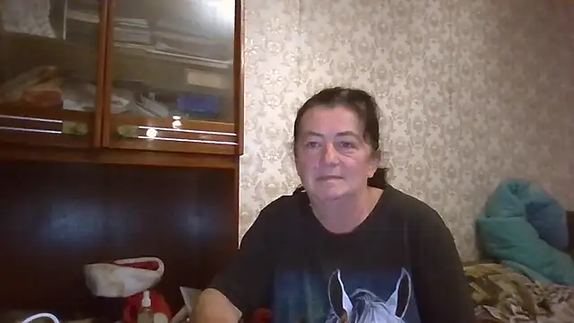 Snapshot of GypsiQueen2 chatting on 10/01/25, 07:09 GypsiQueen2 online show from 10/01/25, 07:09